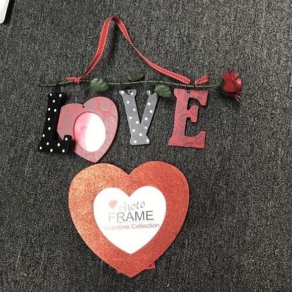 LOVE Valentine Photo Frames (2) Black Red Horizontal Love Heart Frames - Picture 1 of 6